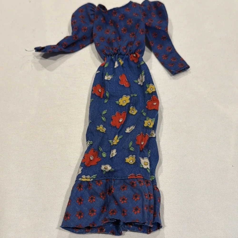 Vintage 1973 Barbie #3343 Best Buy Blue‎ With Red Flowers Peasant Dress Floral